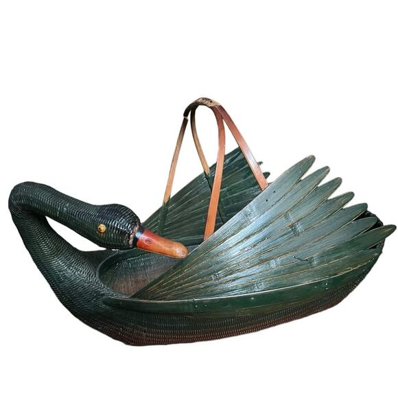 Vintage‎ Rattan Green Goose Basket - Picture 1 of 6